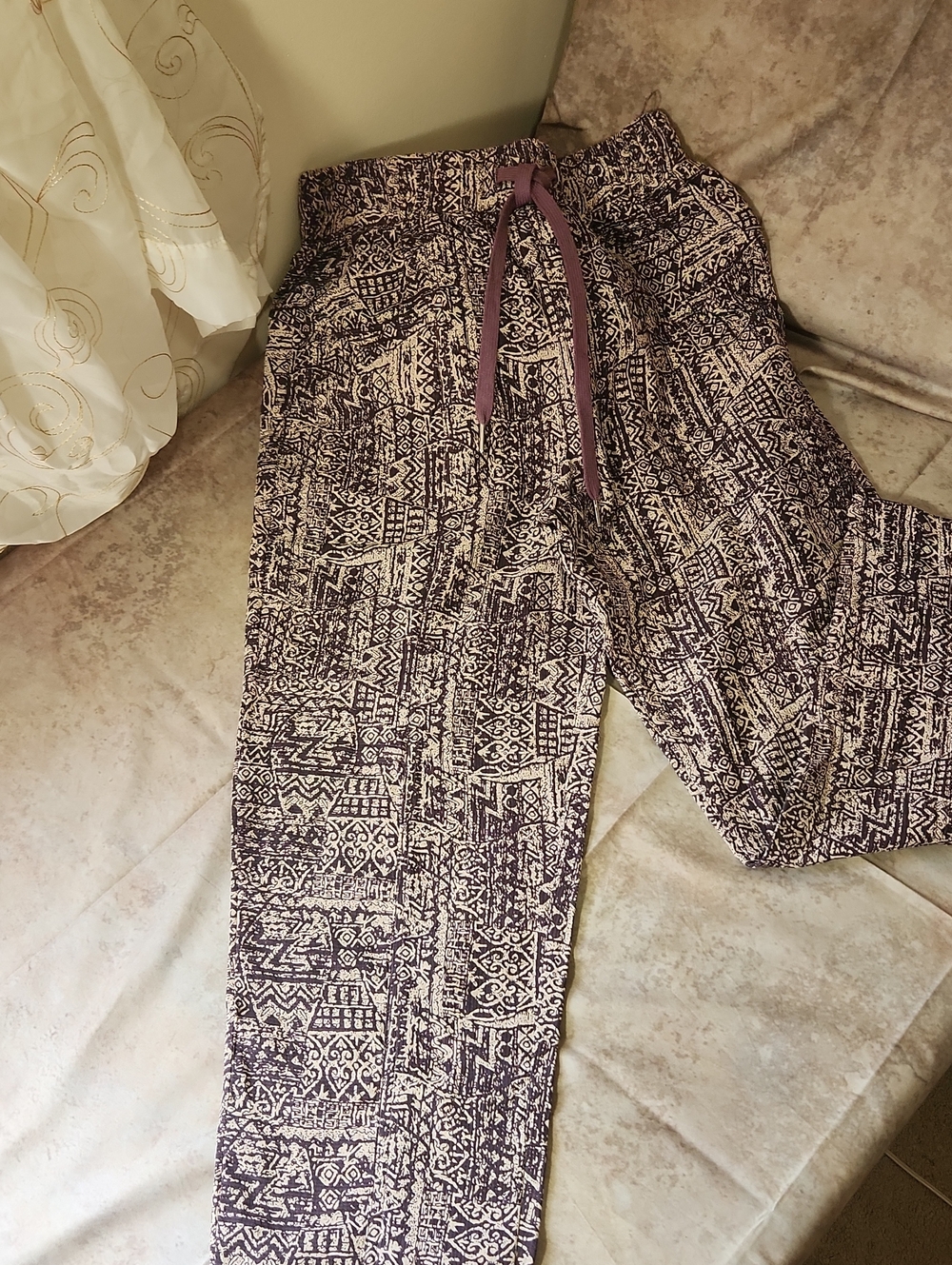 easel Printed Multi Purose Ankle Pants in Plum and Cream Cotton-Linen Blend